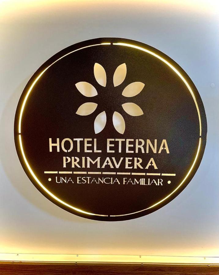 Hotel Eterna Primavera 메딜린 외부 사진
