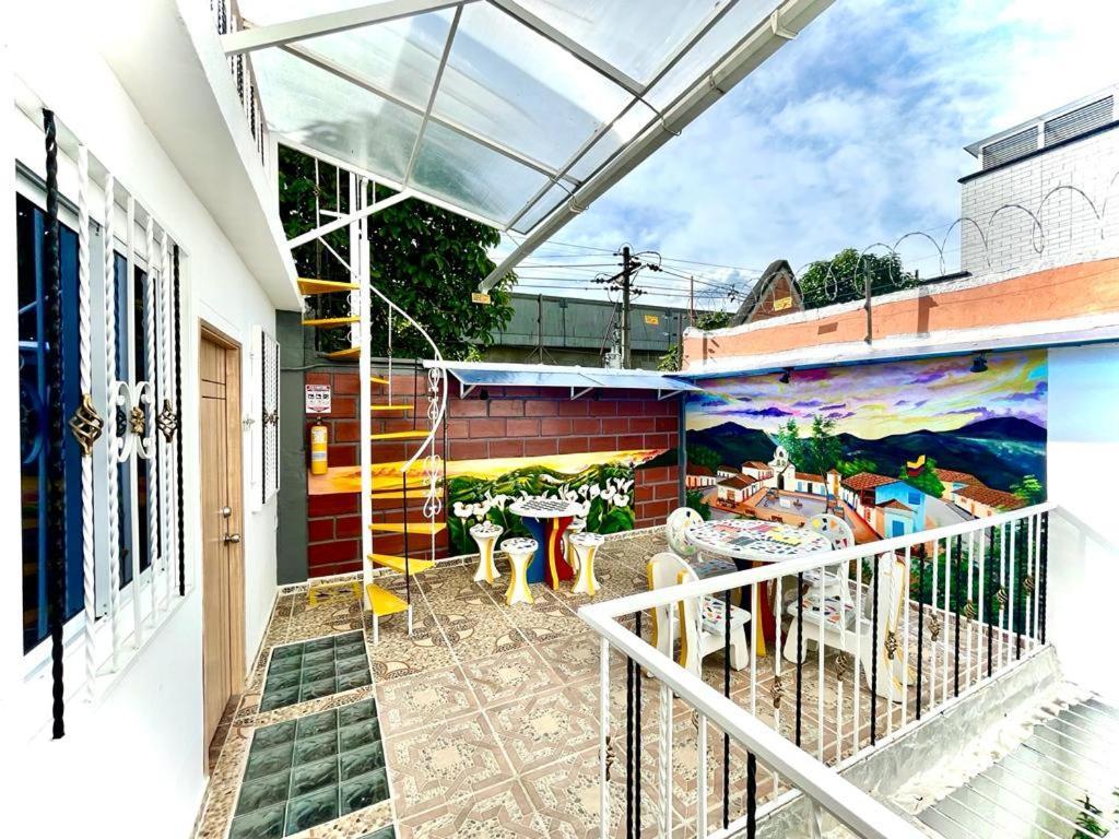 Hotel Eterna Primavera 메딜린 외부 사진