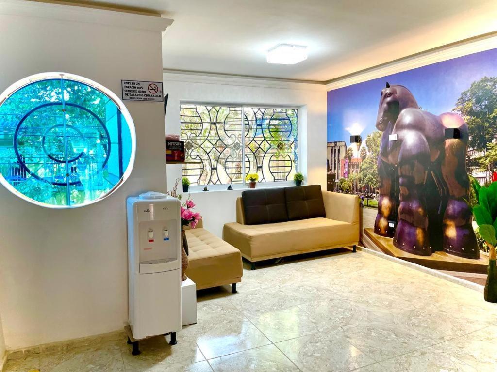 Hotel Eterna Primavera 메딜린 외부 사진