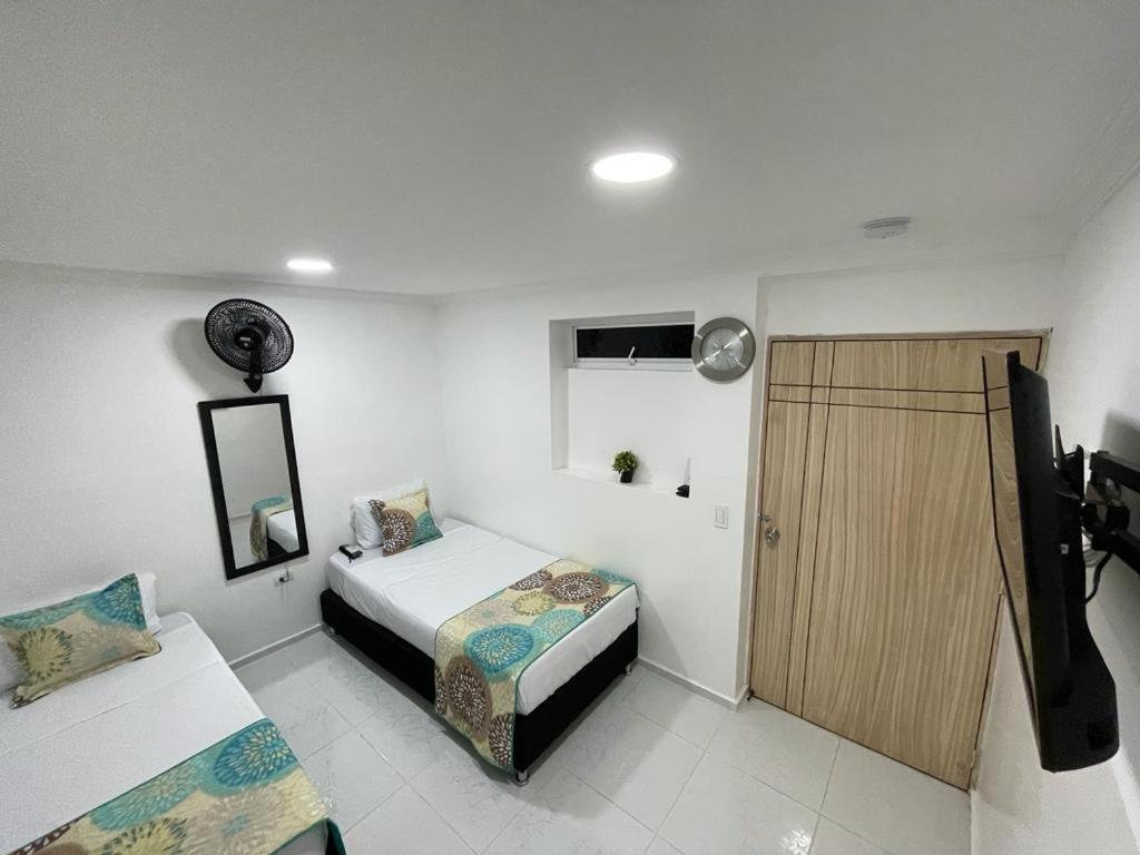 Hotel Eterna Primavera 메딜린 외부 사진