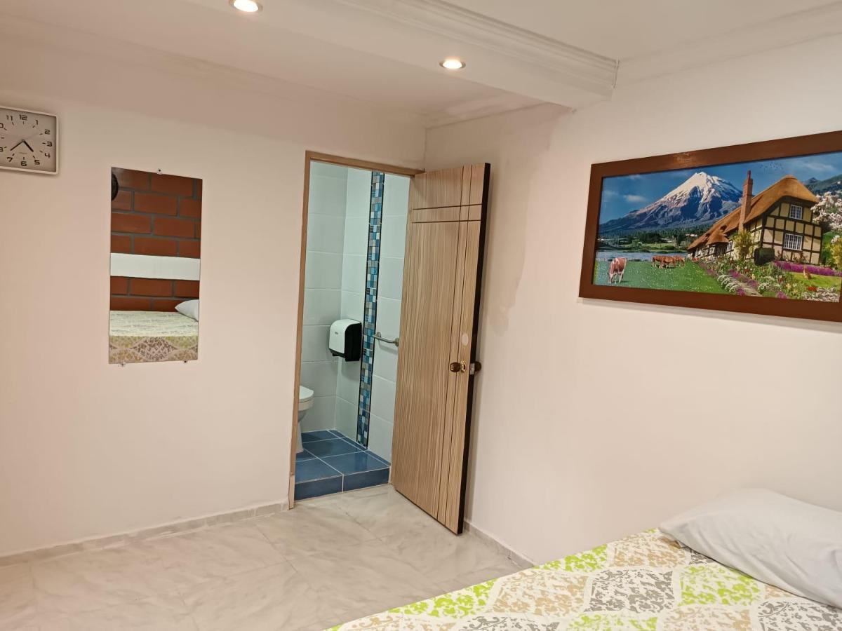 Hotel Eterna Primavera 메딜린 외부 사진